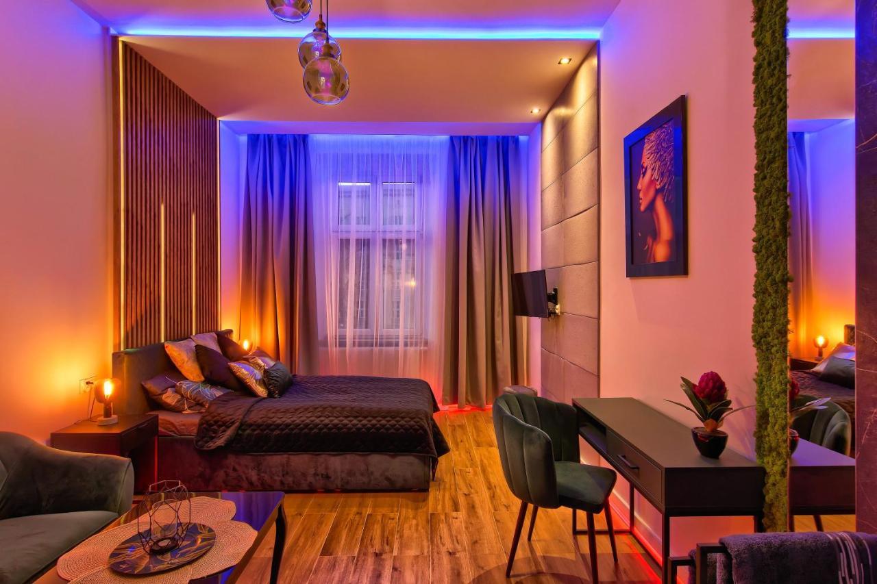 Apartament Czarny Z Jacuzzi Krakow Dış mekan fotoğraf