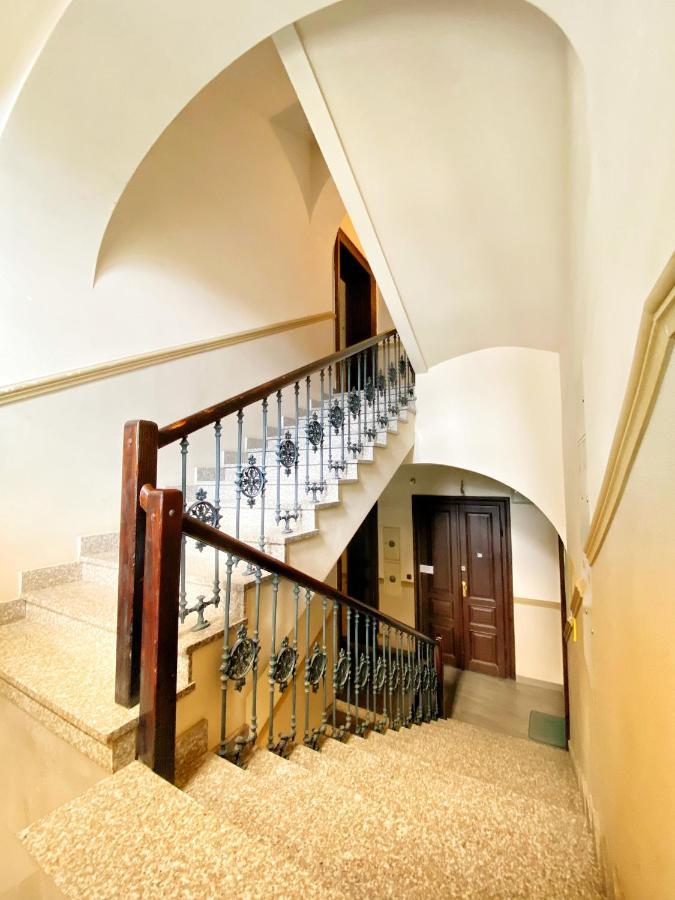 Apartament Czarny Z Jacuzzi Krakow Dış mekan fotoğraf